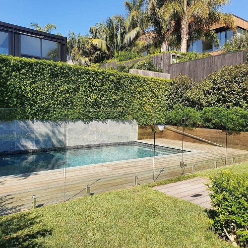 La barrière de piscine tout en verre ocean, design